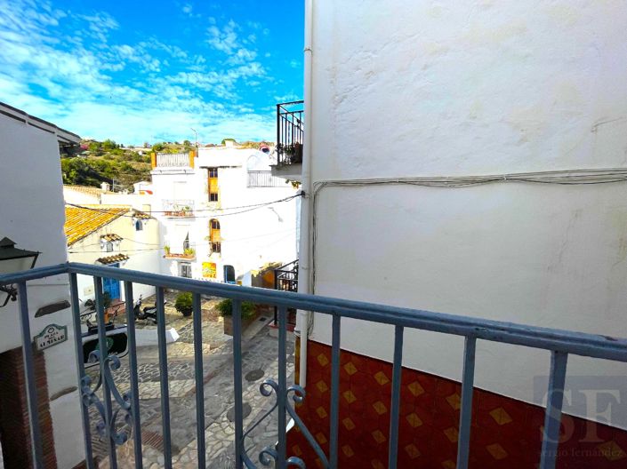 Image No.10-4 Bed Townhouse for sale