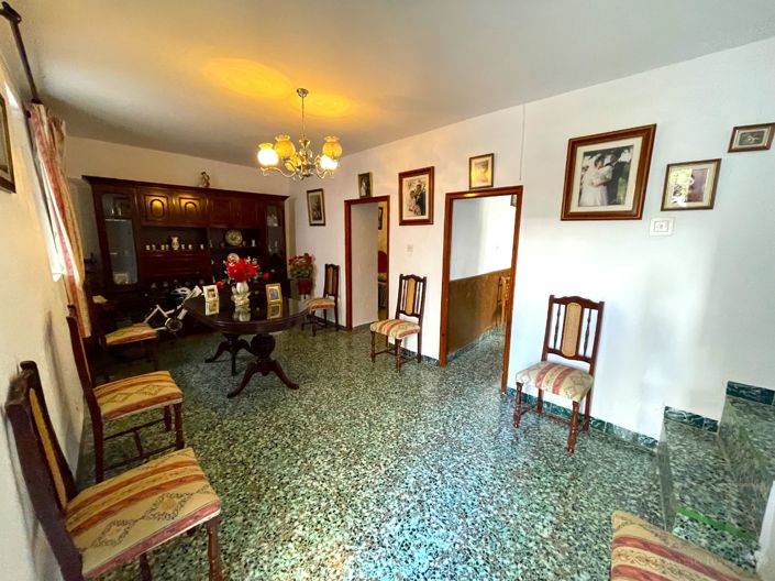 Image No.2-5 Bed Townhouse for sale