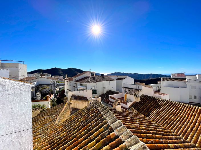 Image No.20-5 Bed Townhouse for sale