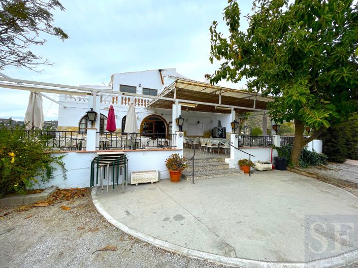 Image No.2-6 Bed Villa for sale