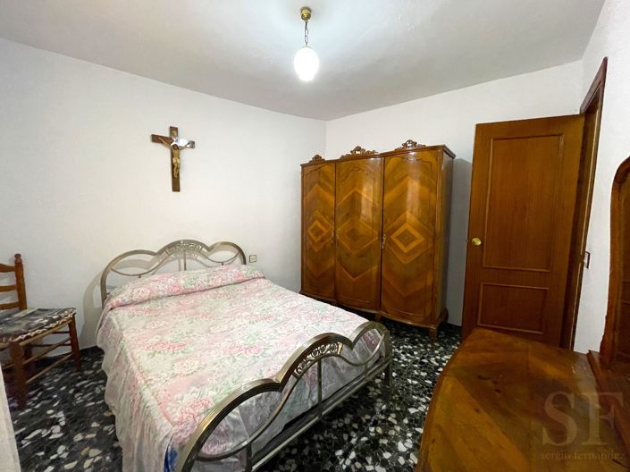 Image No.10-7 Bed Townhouse for sale