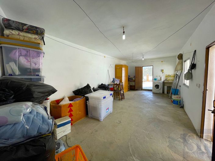 Image No.13-7 Bed Townhouse for sale