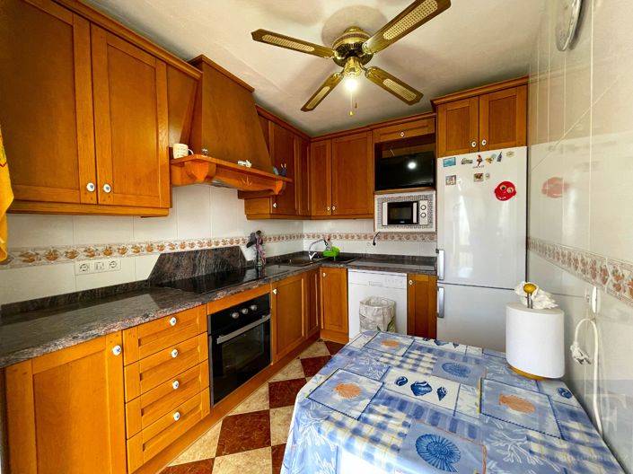 Image No.4-7 Bed Townhouse for sale