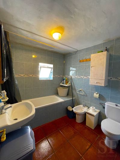 Image No.8-2 Bed Townhouse for sale