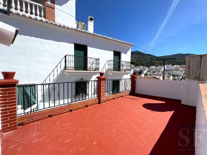 Image No.15-2 Bed Townhouse for sale