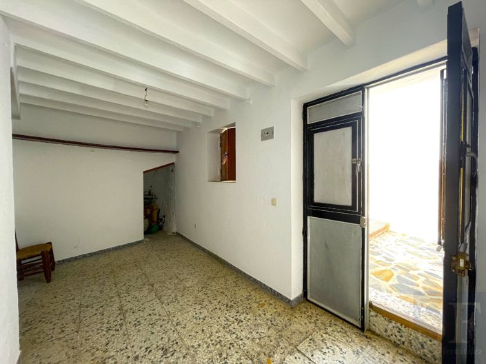 Image No.2-2 Bed Townhouse for sale