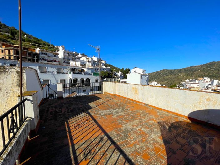 Image No.14-3 Bed Townhouse for sale