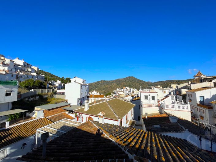 Image No.18-3 Bed Townhouse for sale