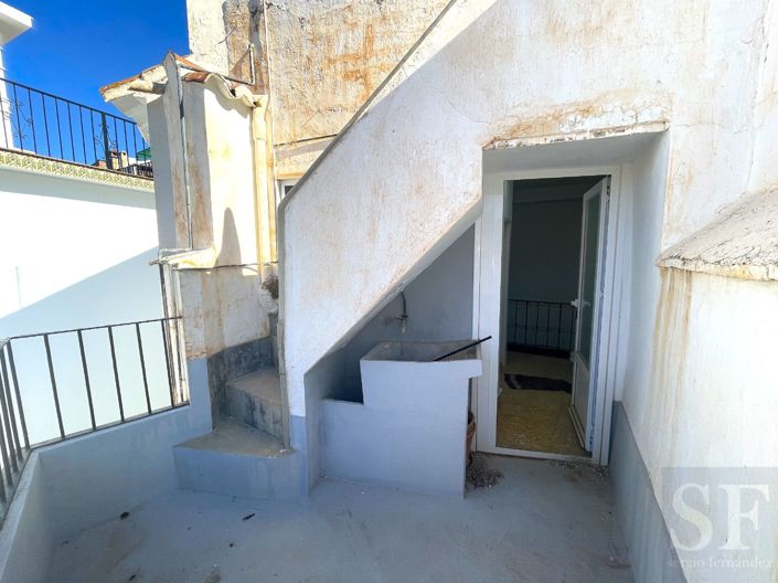 Image No.15-4 Bed Townhouse for sale