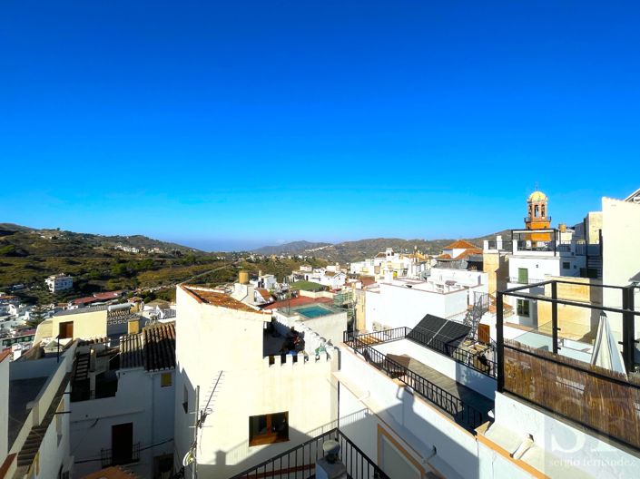 Image No.18-3 Bed Townhouse for sale