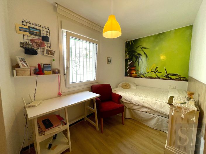 Image No.12-4 Bed Townhouse for sale