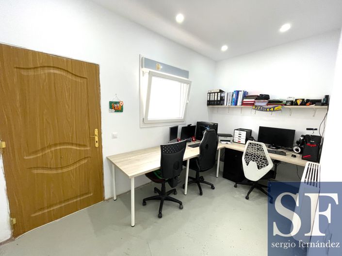 Image No.15-4 Bed Townhouse for sale