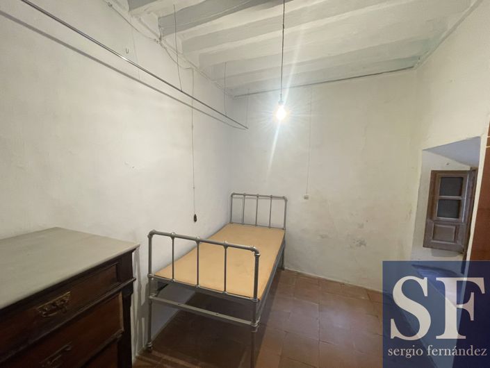 Image No.13-6 Bed Townhouse for sale