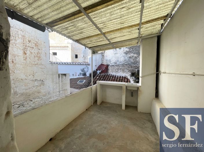 Image No.15-6 Bed Townhouse for sale