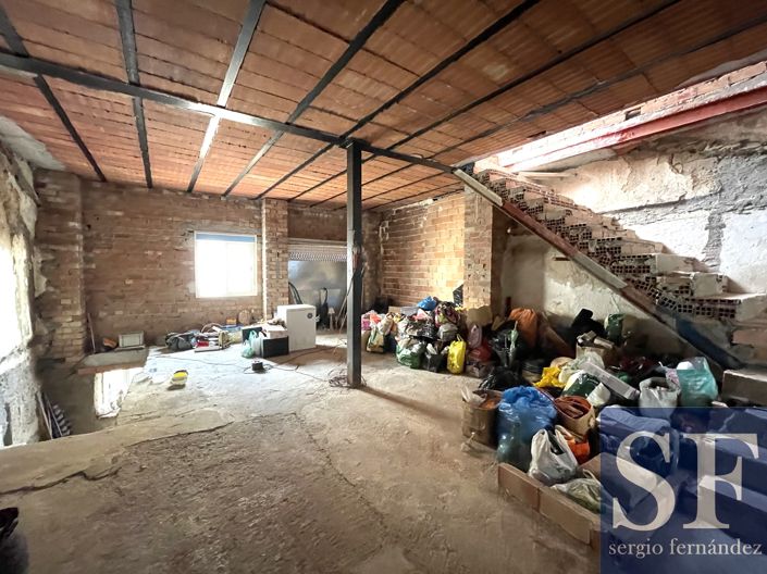 Image No.12-2 Bed Townhouse for sale