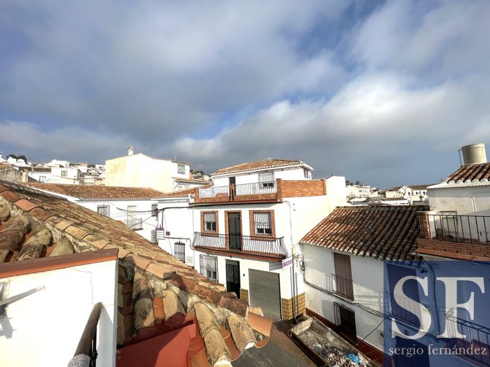 Image No.20-2 Bed Townhouse for sale