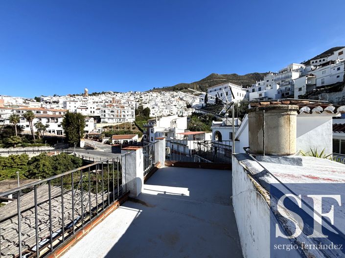 Image No.17-3 Bed Townhouse for sale