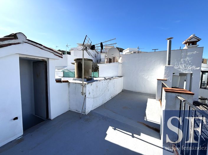 Image No.18-3 Bed Townhouse for sale