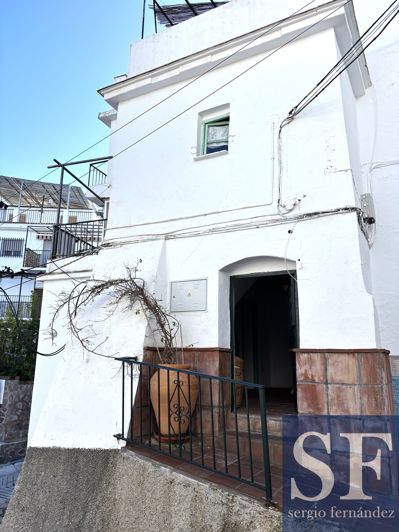 Image No.2-3 Bed Townhouse for sale