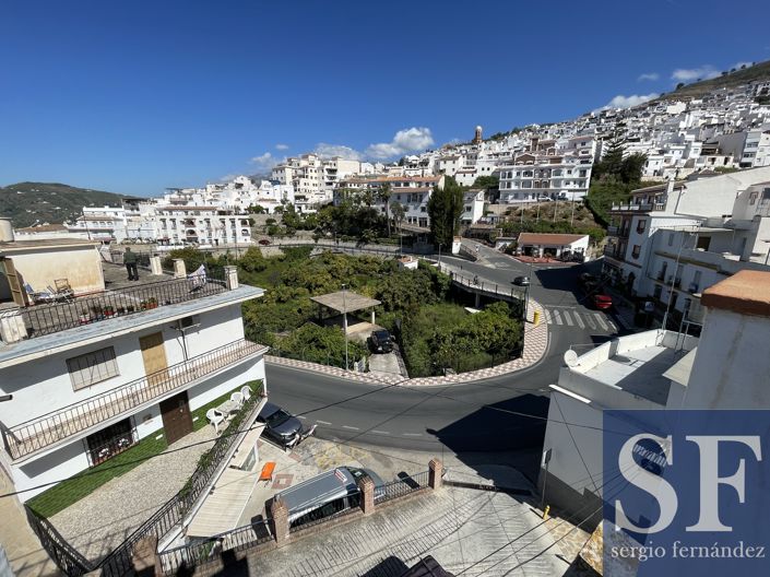 Image No.19-3 Bed Townhouse for sale