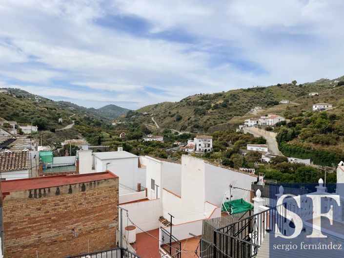 Image No.20-3 Bed Townhouse for sale