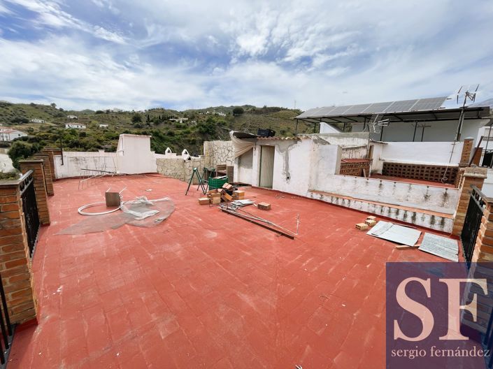 Image No.18-3 Bed Townhouse for sale