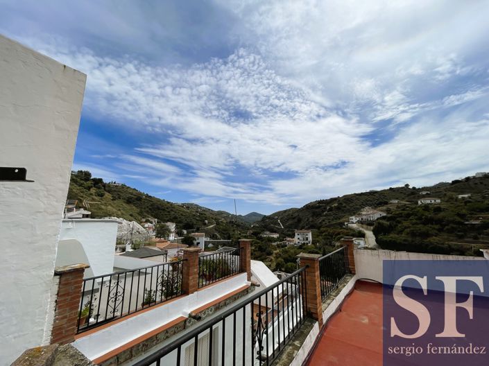 Image No.19-3 Bed Townhouse for sale