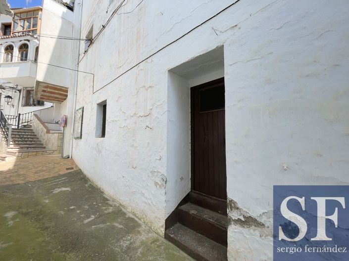 Image No.11-2 Bed Townhouse for sale