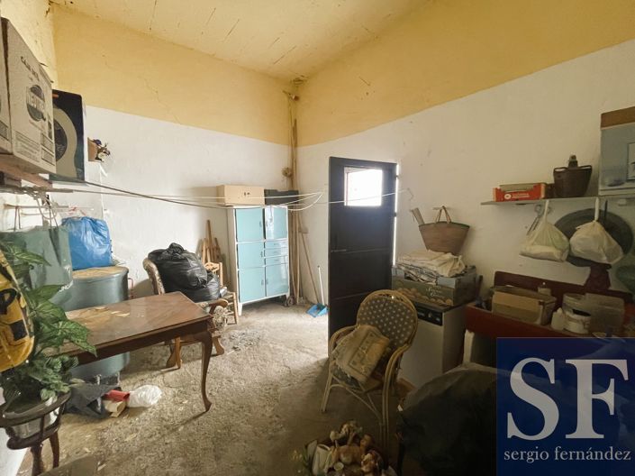 Image No.12-2 Bed Townhouse for sale