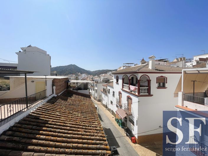 Image No.14-2 Bed Townhouse for sale