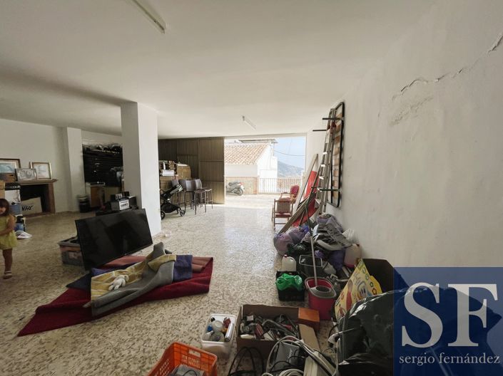 Image No.14-3 Bed Townhouse for sale