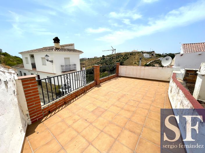 Image No.13-2 Bed Townhouse for sale