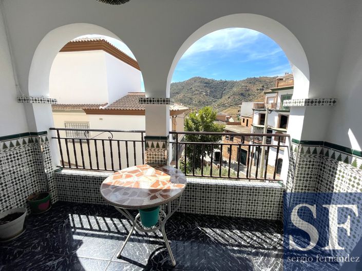 Image No.14-5 Bed Townhouse for sale