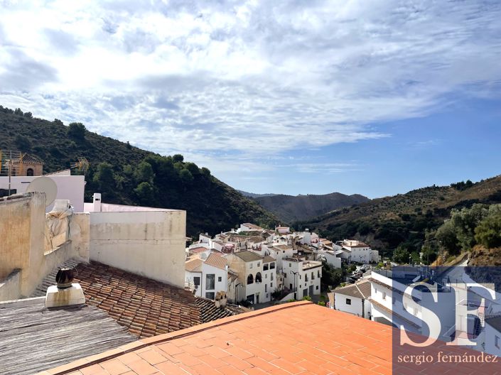 Image No.15-3 Bed Townhouse for sale