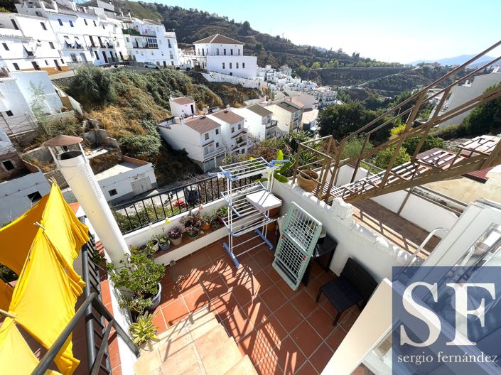 Image No.13-3 Bed Townhouse for sale