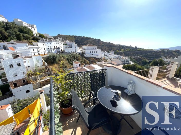 Image No.19-3 Bed Townhouse for sale