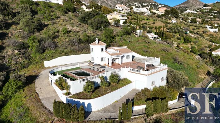 Image No.2-3 Bed Villa for sale