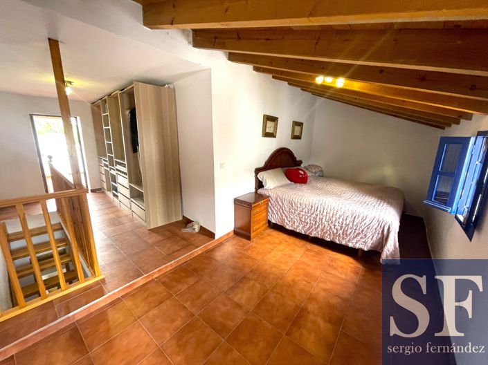 Image No.10-3 Bed Townhouse for sale