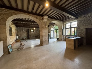 maison-manoir-11-pieces-auch-32000-1721298380