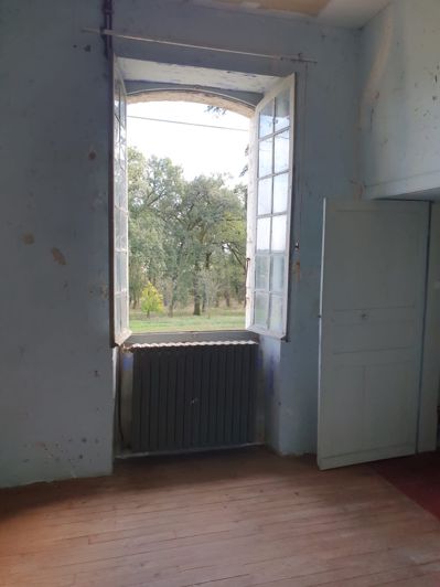 Image No.21-6 Bed House for sale