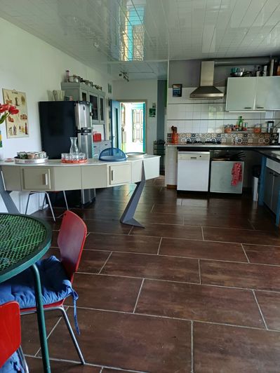 Image No.8-5 Bed House for sale