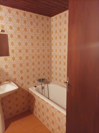 Image No.5-2 Bed House for sale