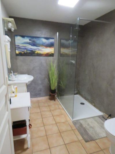 Image No.26-6 Bed House for sale