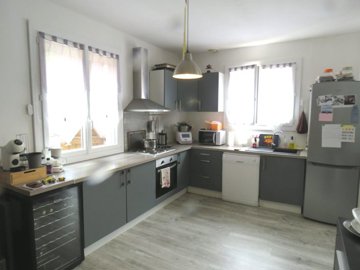 maison-traditionnelle-7-pieces-monfort-32120-