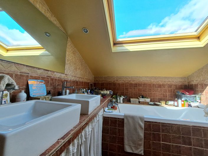 Image No.38-4 Bed House for sale