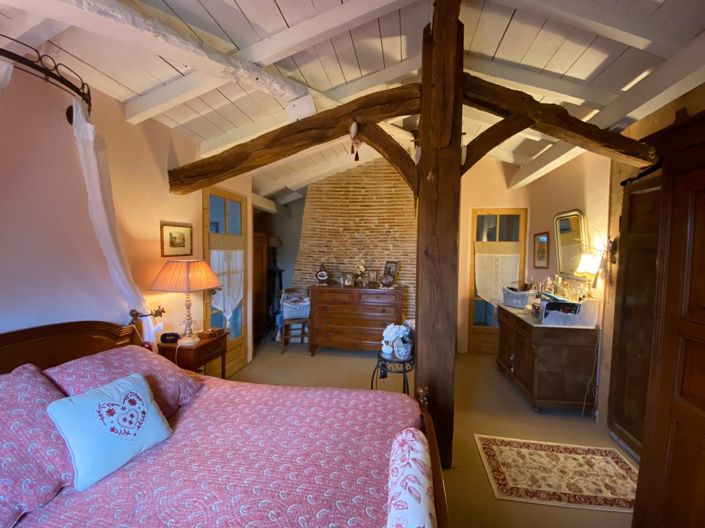 Image No.9-4 Bed House for sale