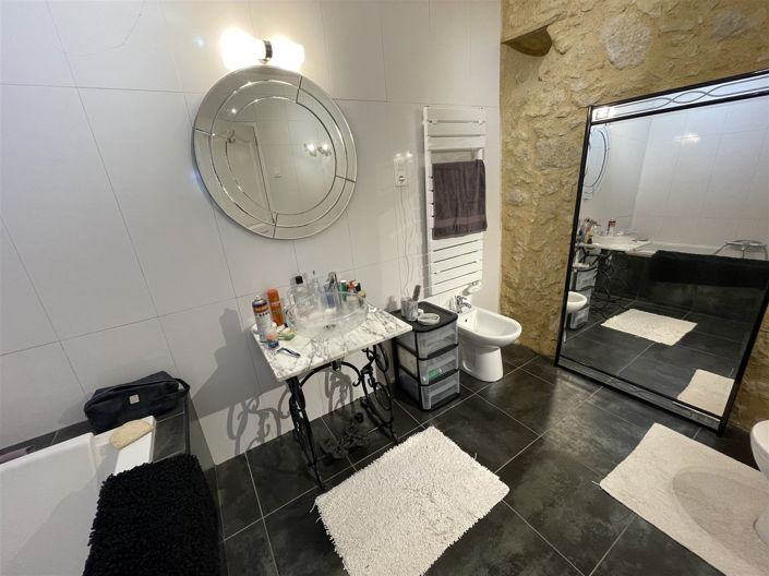 Image No.7-4 Bed House for sale