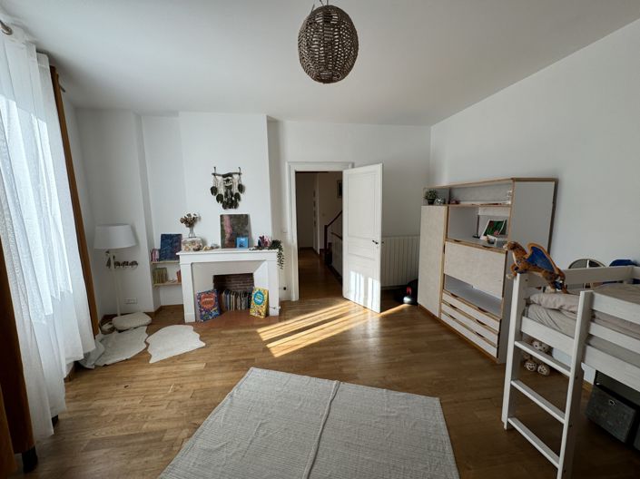 Image No.14-4 Bed House for sale