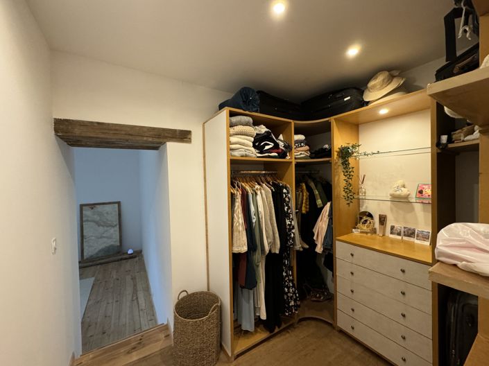 Image No.19-4 Bed House for sale