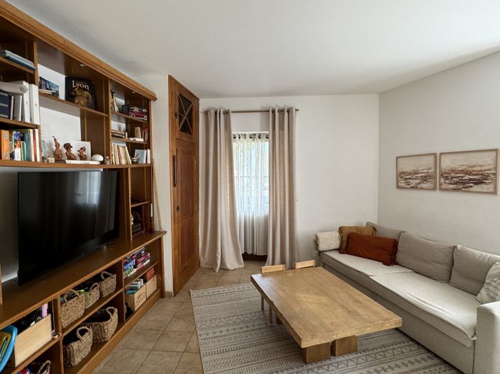 Image No.29-4 Bed House for sale